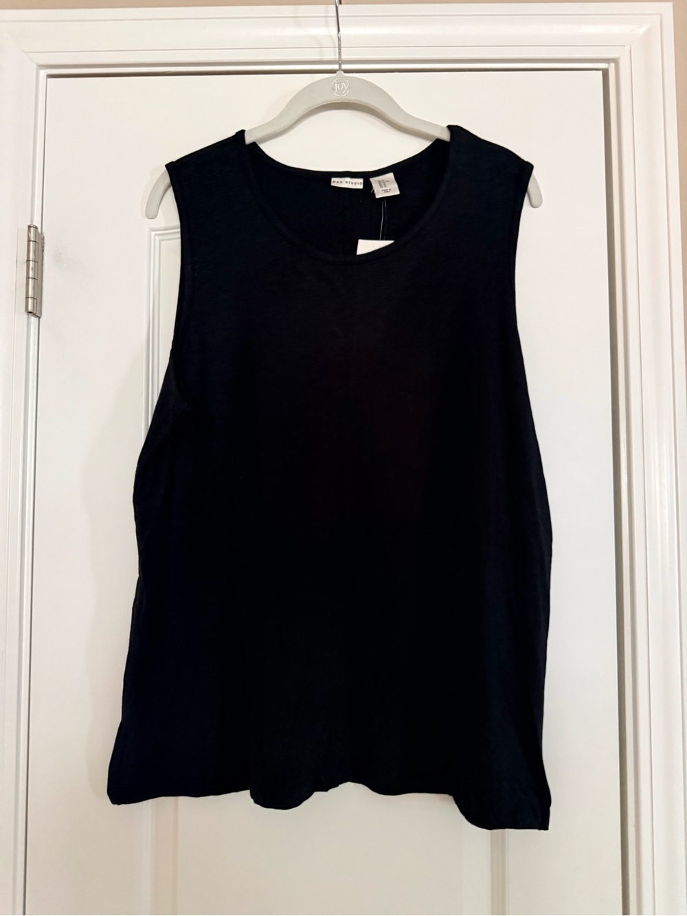 Basic Sleeveless Tank Top - Black